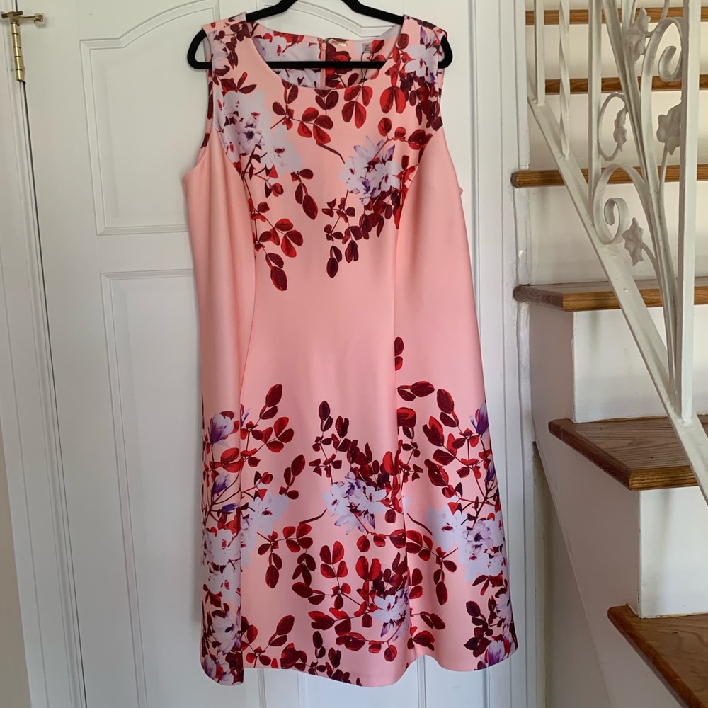 Pink sleeveless floral Dress
